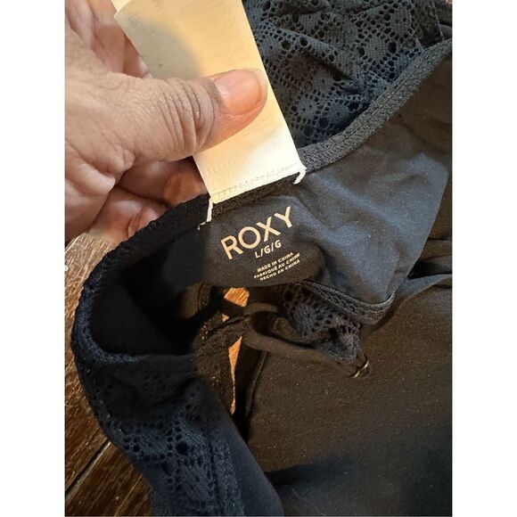 Roxy JUNIORS Doted Crochet Flutter Bikini Top - Picture 7 of 7